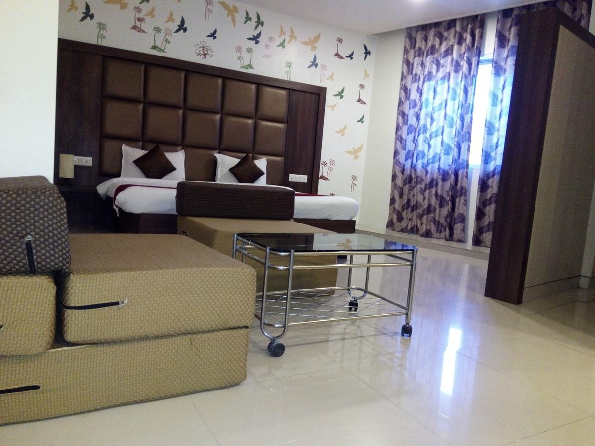 Hotel Veer Residency Панвел Экстерьер фото