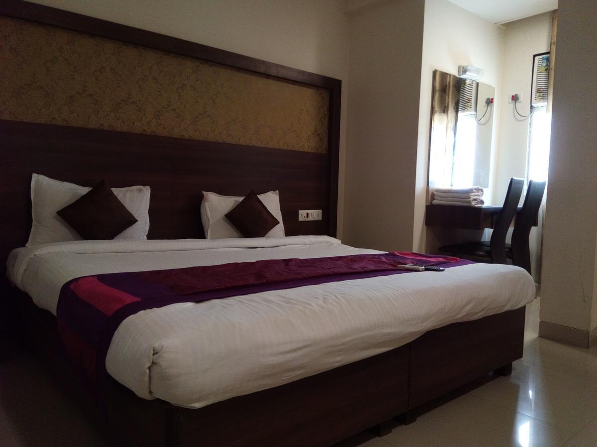 Hotel Veer Residency Панвел Экстерьер фото
